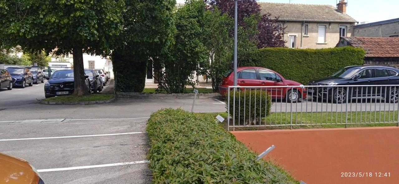 Le Phenix A Internet Haut Debit & Parking Дижон Экстерьер фото