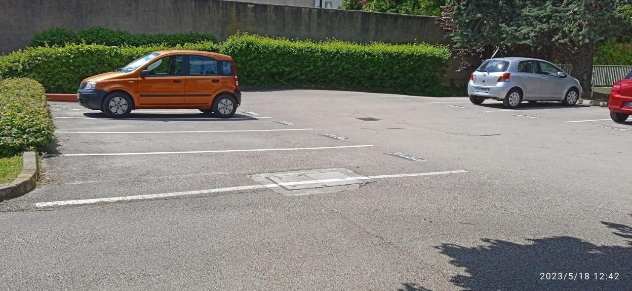 Le Phenix A Internet Haut Debit & Parking Дижон Экстерьер фото