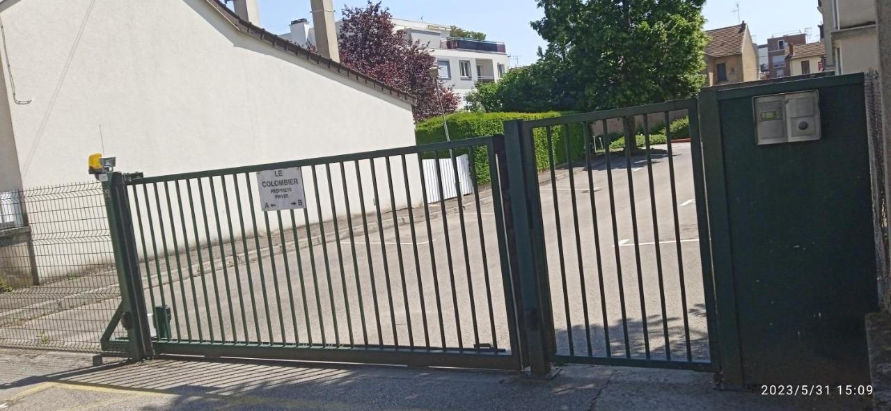 Le Phenix A Internet Haut Debit & Parking Дижон Экстерьер фото