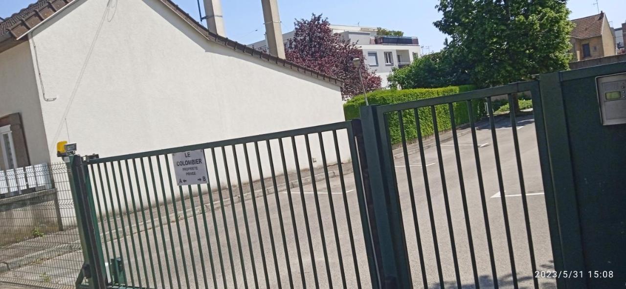 Le Phenix A Internet Haut Debit & Parking Дижон Экстерьер фото